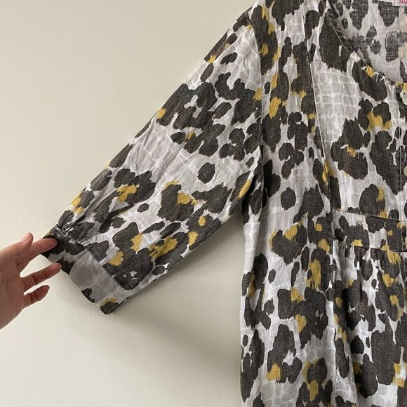 Talia Benson Animal Print Button Front 3/4 Sleeve Blouse Gray Black Medium NEW - Picture 4 of 9